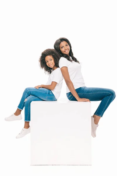 Happy african american mother and daughter — Stock Photo, Image