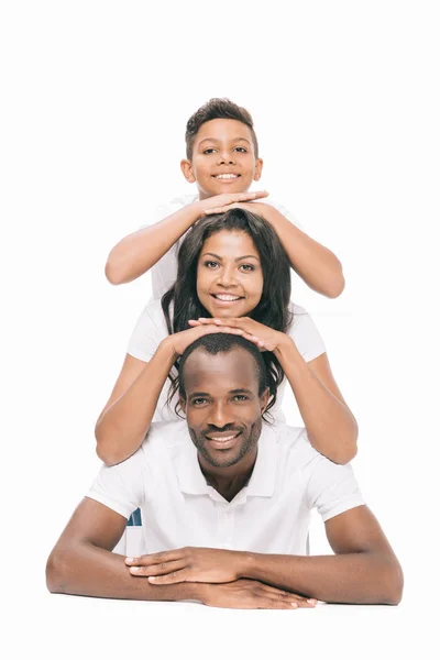 Gelukkige Afro-Amerikaanse ouders met zoon — Stockfoto
