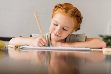 little girl drawing clipart