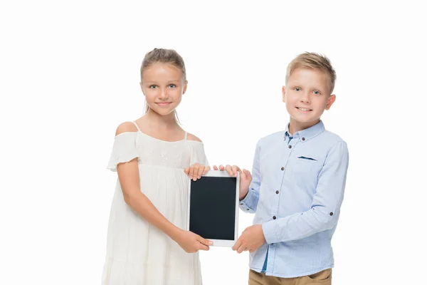 Barn med digital tablet — Stockfoto