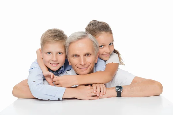 Boldog nagyapa unokái — Stock Fotó