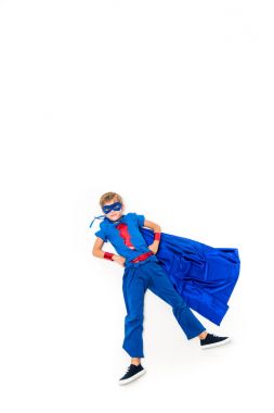 uçan süper kahraman çocuk