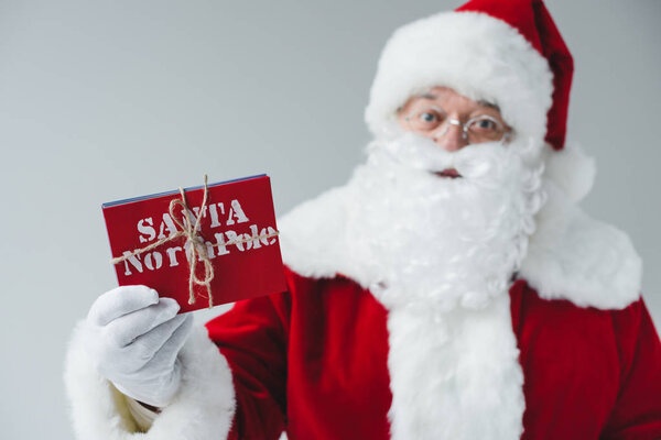 Santa claus holding letters — Stock Photo, Image