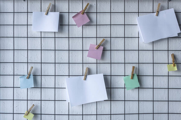 пустые цветные ноты
