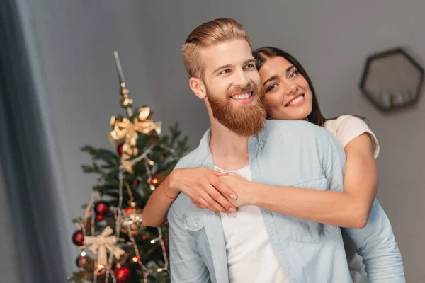 Happy young couple — Free Stock Photo