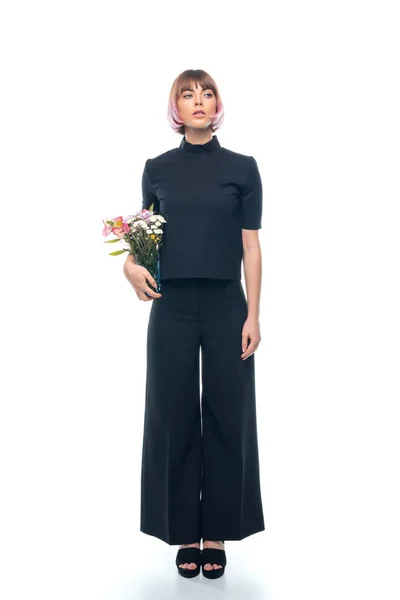 Модная девушка в черной одежде — стоковое фото