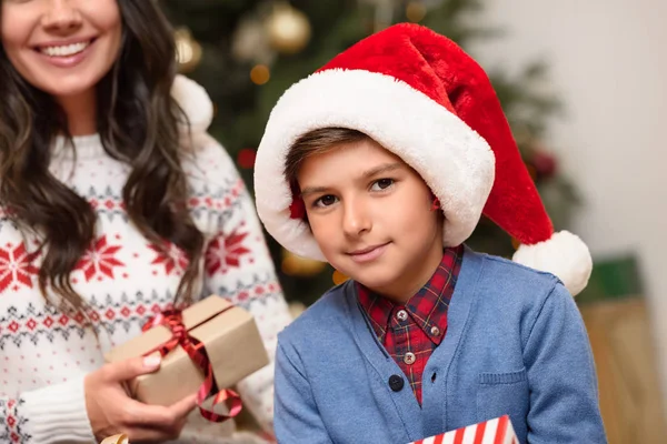 Mother and son with christmas presents — Stock Photo, Image