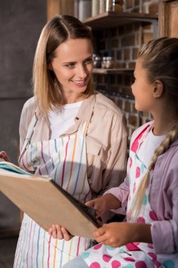 Aile okuma yemek kitabı