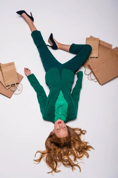 Chica con bolsas de compras — Foto de Stock