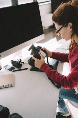 fotoğrafçı ile Office dijital fotoğraf makinesi