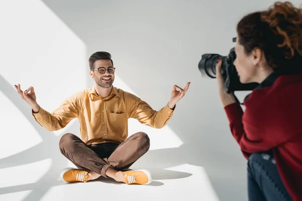 Model in lotus position — Stock Photo, Image