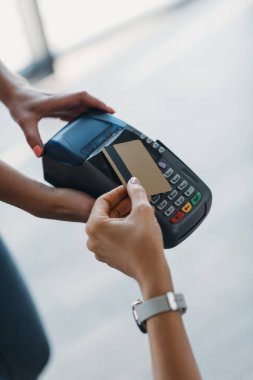 Ödeme kredi kartı ve terminal