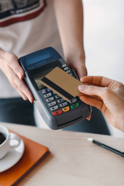 Payment with credit card and terminal