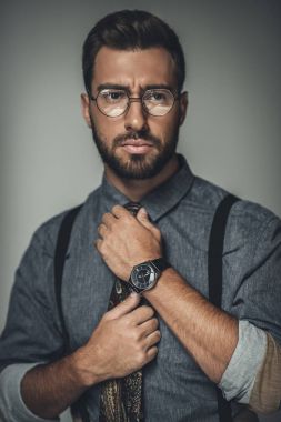 adam ayar kravat