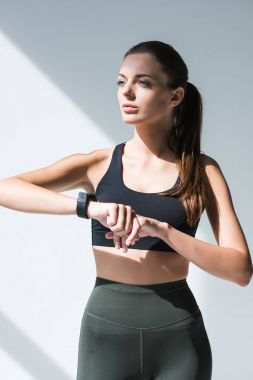 Sporcumuz smartwatch kullanarak