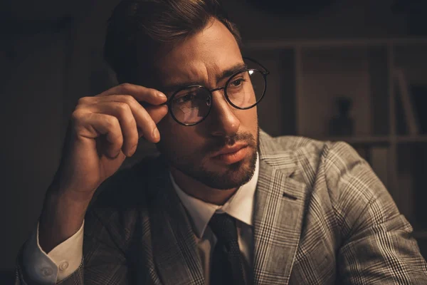 Homem de negócios elegante em óculos — Fotografia de Stock