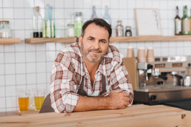 kafede olgun barmen