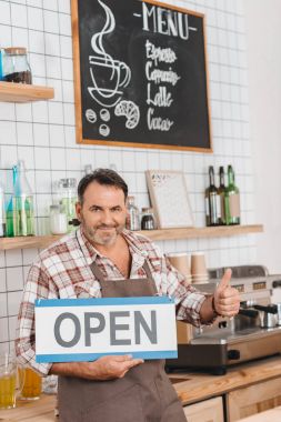 başparmak gösterilmesini barmen