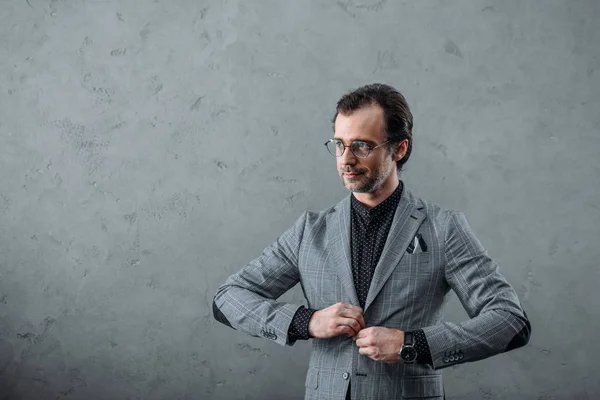 Homem de negócios de meia idade elegante — Fotografia de Stock