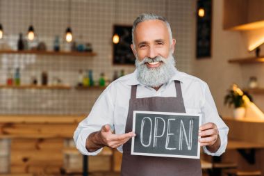 üst düzey alt holding açık kara tahta
