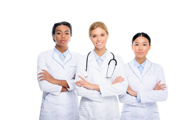 Врачи со скрещенными руками
