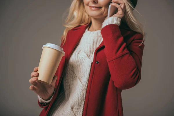 Woman talking by phone — Free Stock Photo