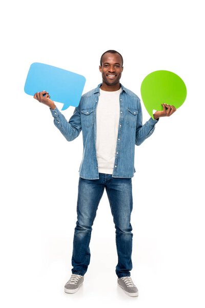 Человек, держащий пузыри речи
