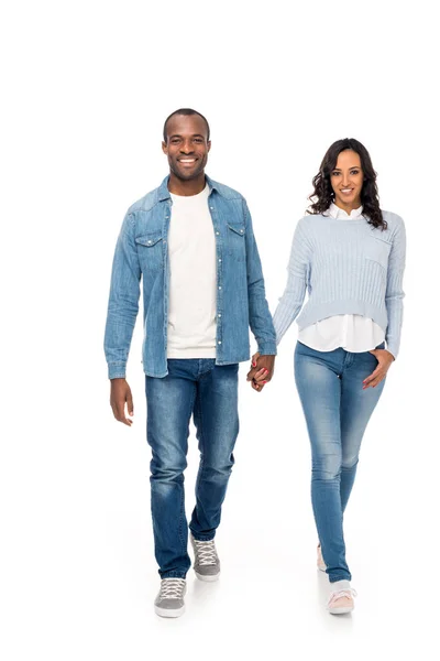 Afrikaanse Amerikaanse echtpaar hand in hand — Stockfoto