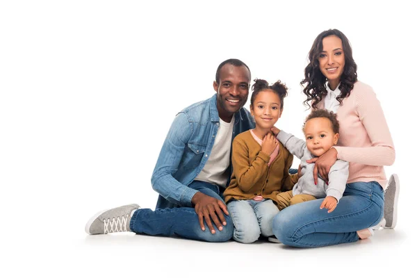 Família americana africana feliz com dois filhos — Fotografia de Stock