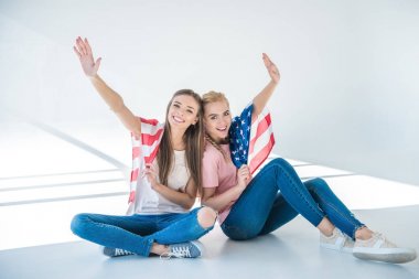 Amerikan bayrağı ile kız