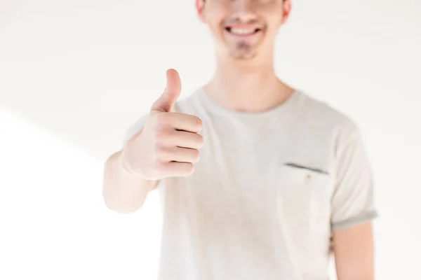 Hombre mostrando el pulgar hacia arriba — Foto de Stock