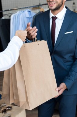 işadamı ve satıcı butik