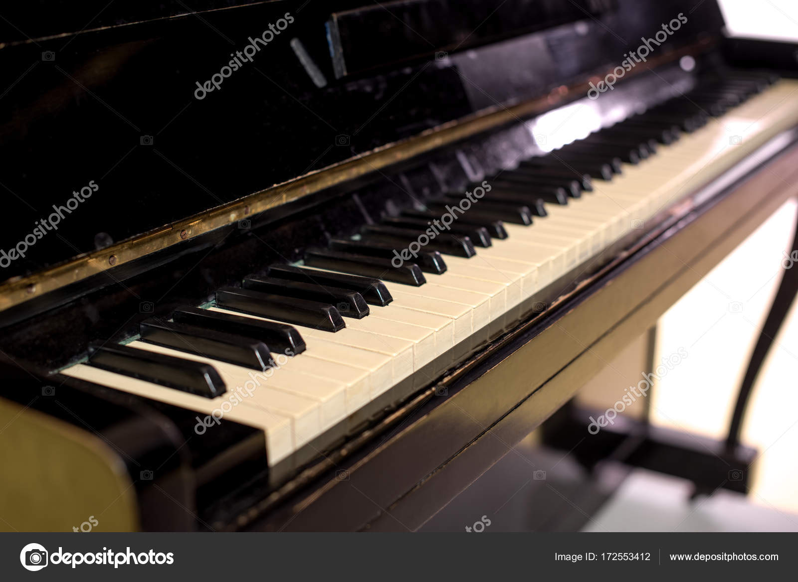 Piano keyboard Stock Photo by ©AllaSerebrina 172553412