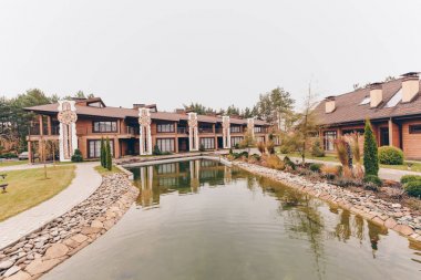 Gölet ve kırsal cottages