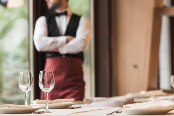 Occhiali da vino lucenti vuoti — Foto Stock