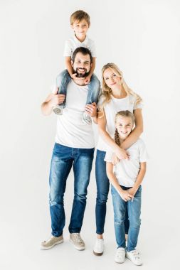 Mutlu genç aile