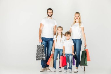 Alışveriş Torbası Olan Aile