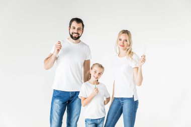 diş fırçası ile mutlu bir aile