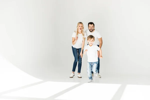 Šťastná rodina s jedním dítětem — Stock fotografie