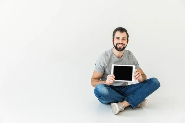 Mann nutzt digitales Tablet — Stockfoto