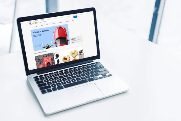 Laptop with ebay website — Stock Photo, Image