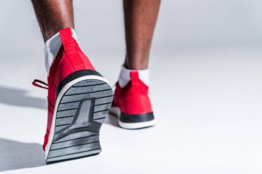 Afrika kökenli Amerikalı sporcu spor ayakkabı Grey seçici odak