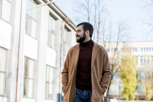 Smiling Handsome Man Autumn Outfit Looking Side — Stock Photo, Image