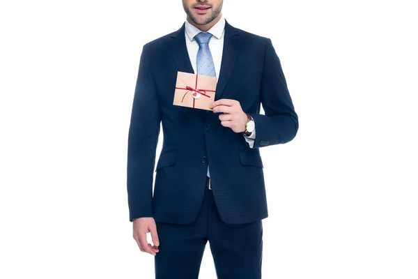 Vista Cortada Homem Segurando Envelope Para Dia Dos Namorados Isolado — Fotografia de Stock