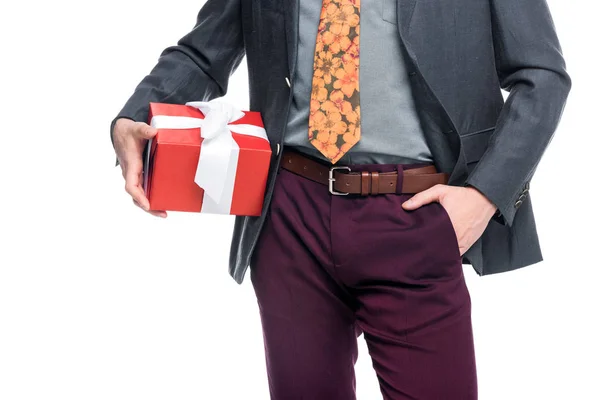 Vista Cortada Homem Segurando Caixa Presente Vermelho Isolado Branco — Fotografia de Stock