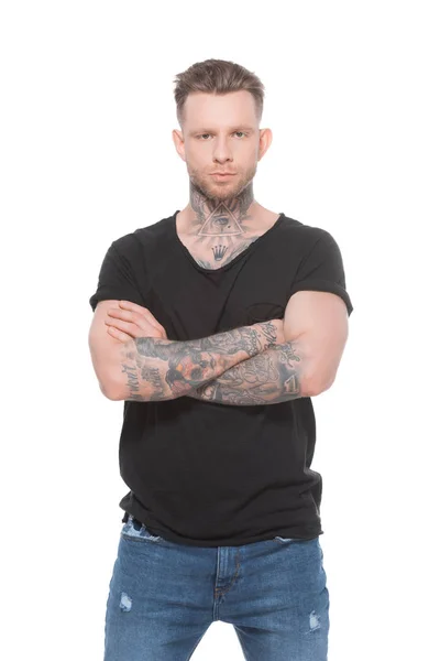 Tatuerade Mannen Poserar Casual Kläder Med Korsade Armar Isolerad Vit — Stockfoto