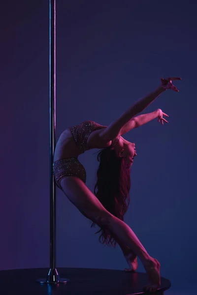 Flexible Athletic Girl Dancing Pole Blue — Stock Photo, Image