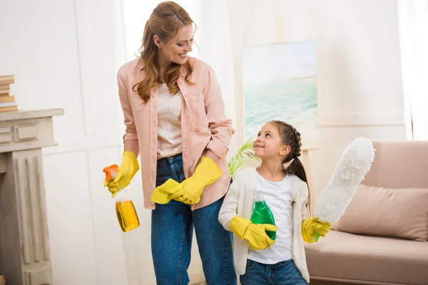 Happy Mother Daughter Cleaning Room Smiling Each Other — Stock Photo, Image