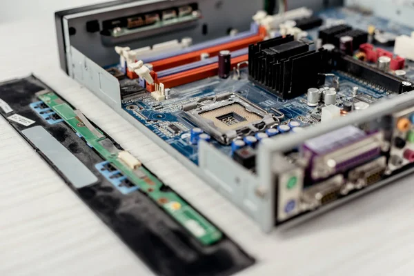 Nahaufnahme Der Computermotherboard Und Details Auf Dem Tisch — Stockfoto