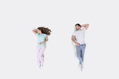 beyaz izole çift pijama yalan Üstten Görünüm